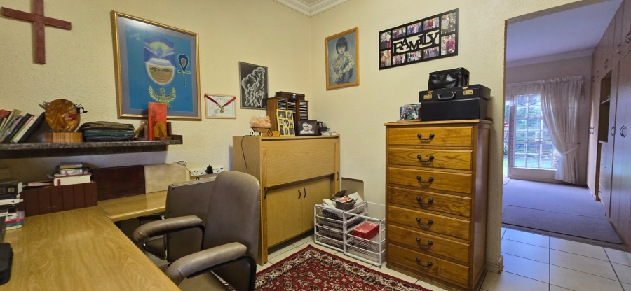 2 Bedroom Property for Sale in Flamwood North West